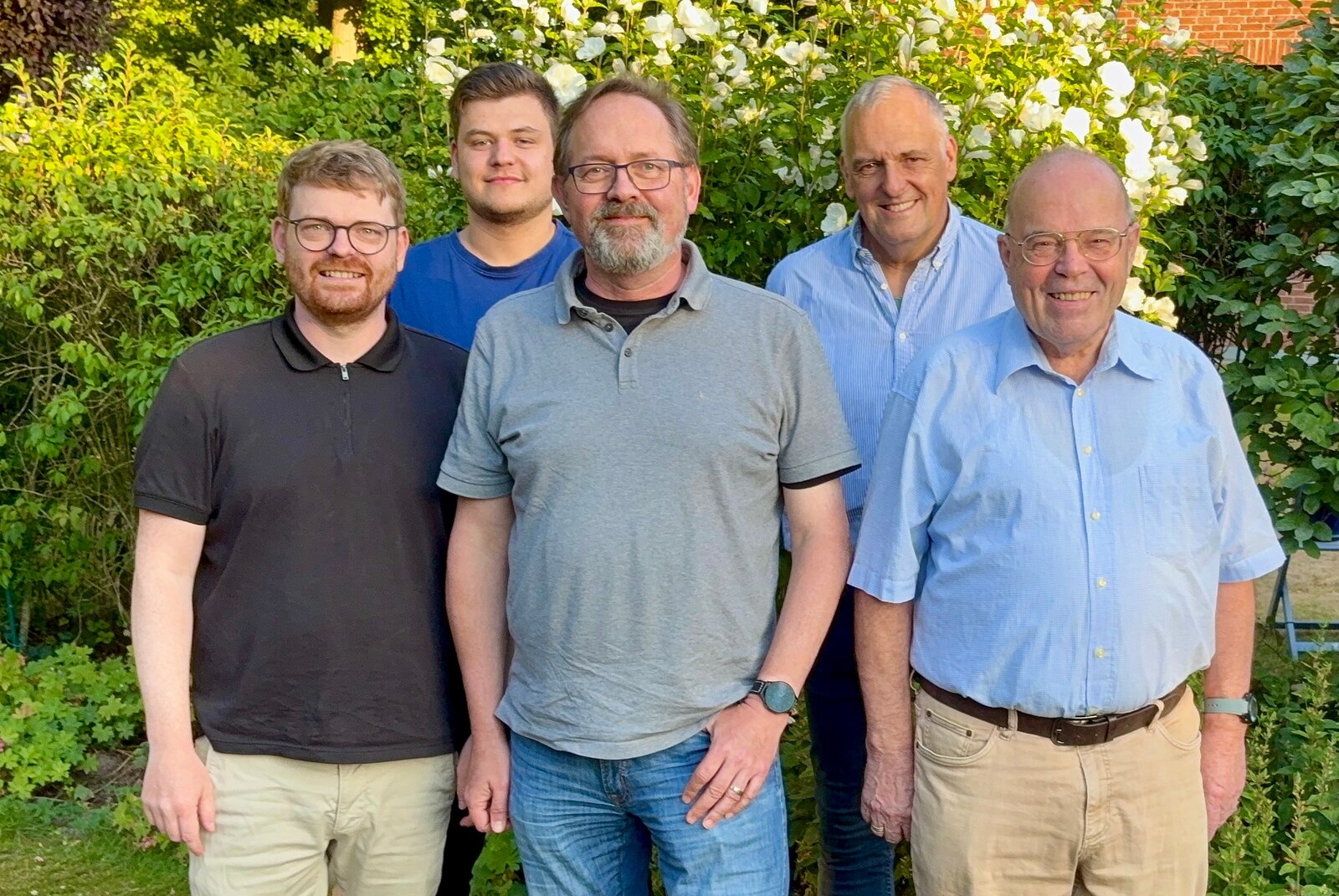 Fünf Kandidaten der FDP in der Samtgemeinde Horneburg bei einem gemeinsamen Treffen im Freien